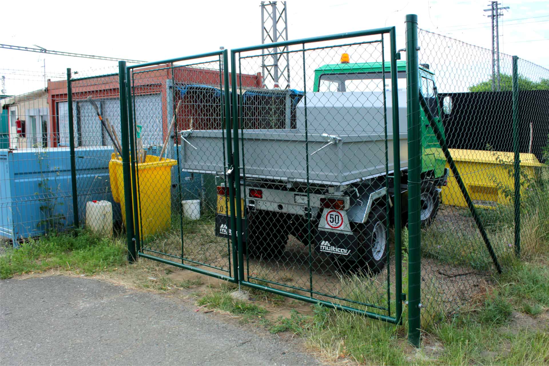 Pletiva Dobrý - Křimice - montáž čtyřhranného pletiva a brány Křimice PVC BND 14